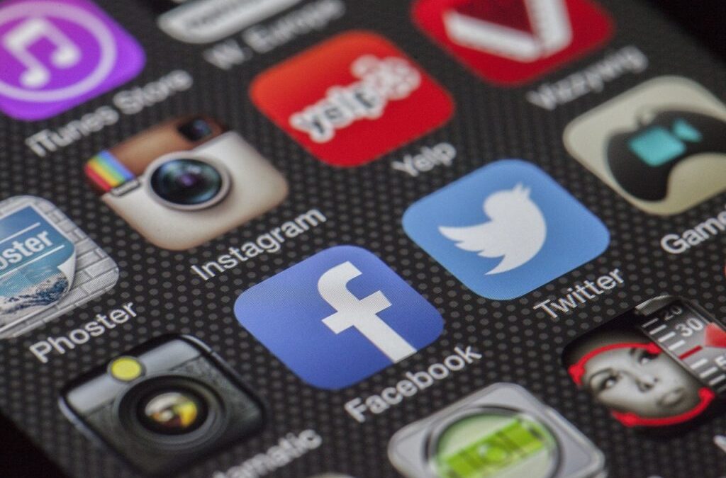 Social Media - Smart Phone Apps Image
